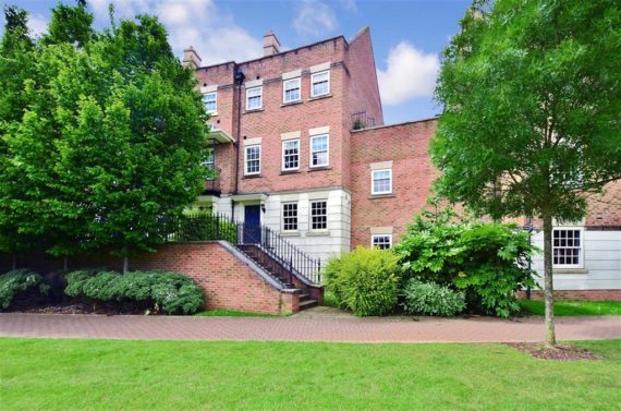 4&nbsp;Bedroom&nbsp;Town House